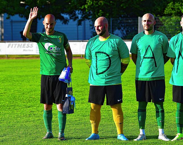 Bild 9: Remo Laisa verabschiedet sich beim SV Herten vom aktiven Fußball &ndash; und wir haben die Bilder!