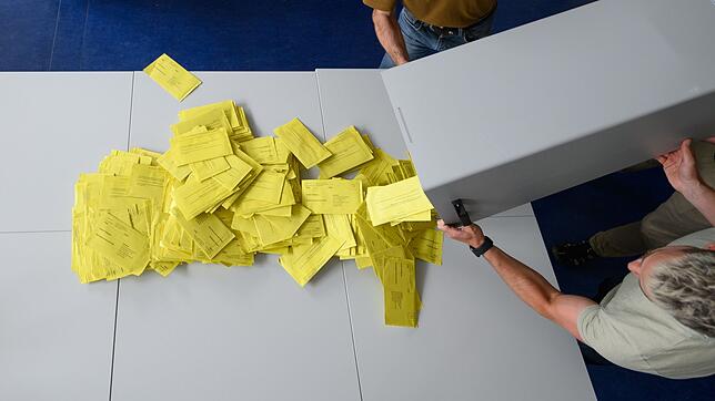 Die Kommunalwahlen 2024 in Baden-Württemberg stehen an. Wer per Briefwahl seine Stimme abgeben möchte, muss ein paar Dinge beachten.