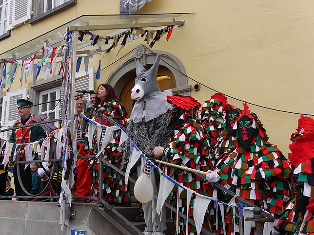 Bild 27: Bilder vom Schmotzigen in Hilzingen: Fasnacht 2025 mit buntem Treiben!