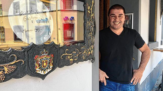 Domenico Wittkopf ist der Besitzer des Gasthauses Ott in der Färberstraße. Er hat die Zwangsschließung genutzt, um sein Restaurant zu ...