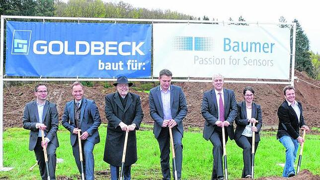 Bild : Spatenstich für Firma Baumer im Gewerbegebiet Blumhof