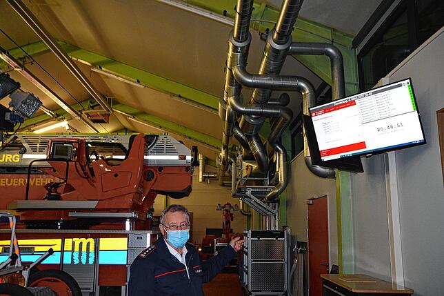 Die Lüftungsanlage in der Fahrzeughalle, die auch in den Umkleideräumen für ein gesundes Klima sorgt.