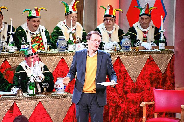 Bild 8: Karl Lauterbach vor dem Narrengericht Stockach: Die besten Bilder