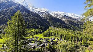 Das Dorf Blatten im Lötschental, Wallis, Schweiz. Ein Teil der Bewohner des Dorfes Blatten hat bereits am Samstagabend, 17. Mai 2025 aus ...