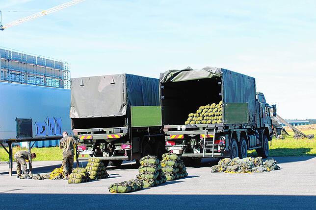 Bild 13: Bilder von der Übung der Fallschirmspringer der Bundeswehr bei Bodman-Ludwigshafen