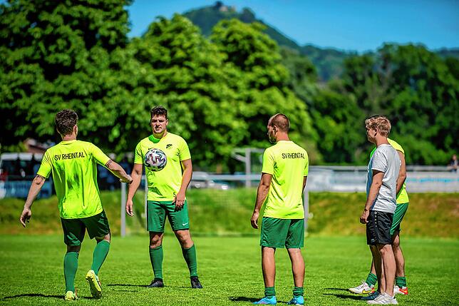 Bild 31: FC Weizen rettet sich durch das 2:1 beim SV Rheintal vor dem Direktabstieg &ndash; und wir haben Bilder!