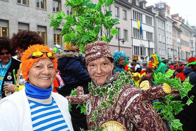 Bild 13: Närrisches Treiben beim Narrenmarkt 2024 in Konstanz