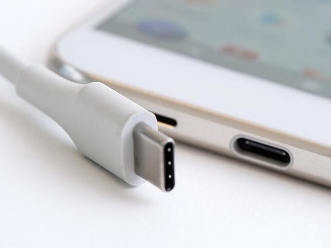Der USB-C-Anschluss kommt aufs iPhone 15!
