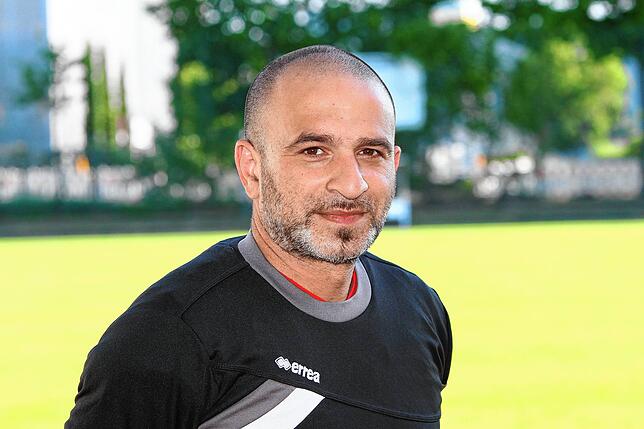 Riza Bilici (Sportchef, BFC Friedlingen): „Corona ist bei uns nicht das Problem. Der neue Winterrasen ist noch nicht so verwachsen ...