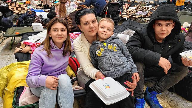 Eine ehemaliger Einkaufsmarkt dient in der Nähe der polnischen Stadt Radymno als Unterkunft für die Flüchtlinge aus der Ukraine.