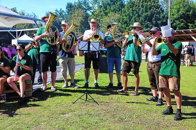 Blasmusik in allen Facetten, auch mal spontan auf der Wiese, zeichnen das Brassfestival Musikprob aus.