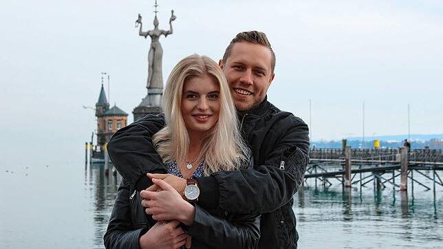 Antonia Hemmer und Patrick Romer erzählen zwischen Stadtgarten, Gondelehafen und Imperia aus ihrem Leben nach &bdquo;Bauer sucht ...