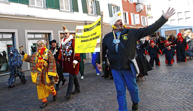Die Schneckenbürgler sind nicht nur Nummer 1, sondern auch Umzugsende, obwohl... viele Narren folgen dieser spontanen Rumdappete.
