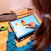 Unterricht im Wohnzimmer: Aktuell sind gerade digitale Lernangebote an den Schulen in Rheinfelden und Grenzach-Wyhlen besonders wichtig.