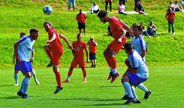 Das 2:0 durch Emir Muratovic für den FC Tiengen 08.