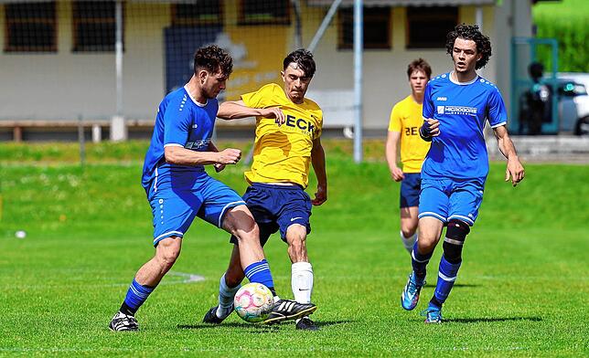 Bild 24: 6:0-Sieg im Spitzenspiel! A-Jugend der SG Dettingen-Dingelsdorf erobert Bezirksliga-Spitzenposition