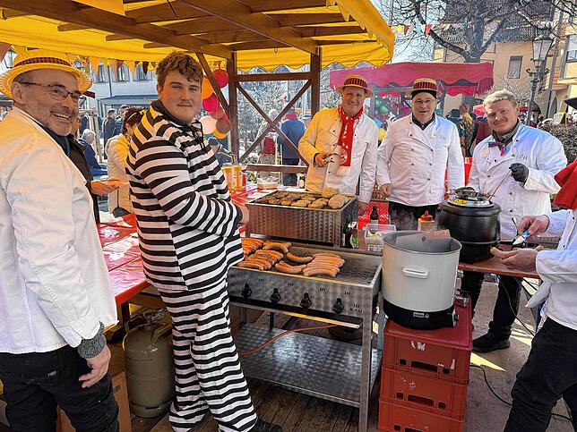 Bild 17: Närrisches Treiben beim fröhlichen Fasnetsmarkt 2025