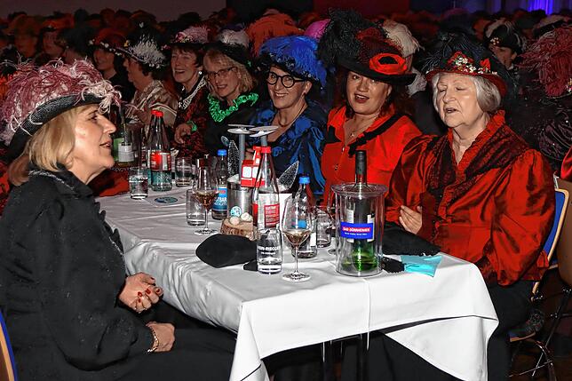 Bild 20: Ein Abend in Samt und Seide: Die Villinger alten Jungfere zeigen eindrucksvolle Eleganz – die Bilder!