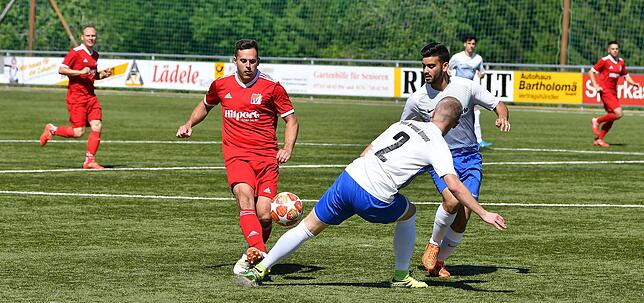 Bild 7: FC RW Weilheim rettet sich dank eines 11:2-Sieges gegen die Spvgg. Brennet-Öflingen &ndash; und wir haben Bilder!