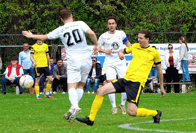 Bild 25: SV Denkingen gewinnt Spitzenspiel beim SC Markdorf. Wir waren mit der Kamera dabei!
