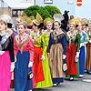 Trachtenfrauen gehören zur Schwedenprozession.