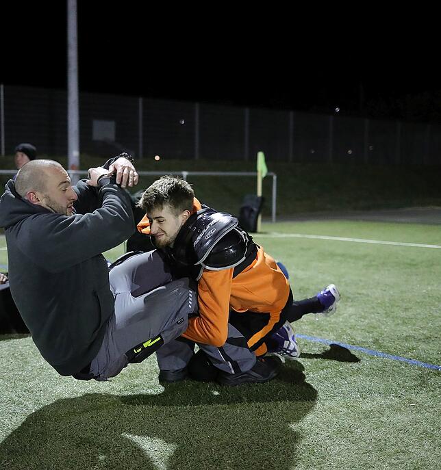 Bild 6: Wie fühlt es sich an, mit Football-Spielern zu trainieren? Zu Besuch bei den Konstanzer Pirates