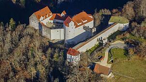 Hoch über dem idyllischen Oberen Donautal liegt die Burg Wildenstein. Sie ist Ausgangspunkt für viele Wanderer und ein beliebtes ...