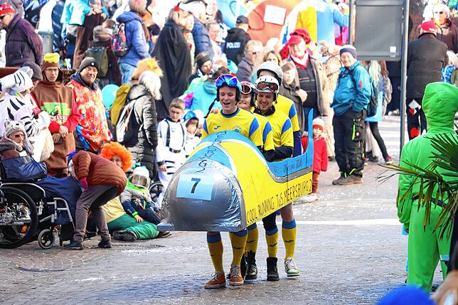 Bild 18: Meersburger Fasnacht: Die schönsten Bilder vom Kärrelerennen 2025