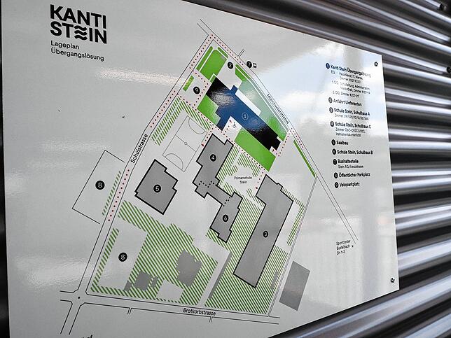 Die Kanti Stein ist ein nagelneues Gebäude, ein Lageplan verzeichnet den Ort in der Gemeinde.