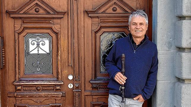 Martin Stadler ist ausgebildete Fachkraft für historische Blasinstrumente. Seit seiner Jugend spielt er Blockflöte und Oboe.