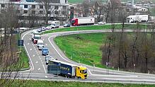 Immer wieder Stau auf der Abfahrt Geisingen der Autobahn 81 und unten ein Unfallschwerpunkt: Zwei Gründe für den Bau einer Ampelanlage ...