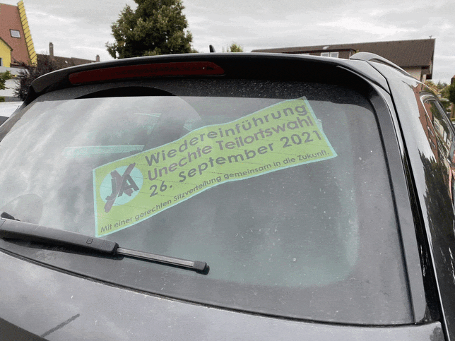 Pro oder Contra – verschiedene Initiativen werben mit Auto-Aufklebern für ihren Standpunkt beim Entscheid rund um die ...
