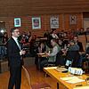 Bürgermeister Sebastian Stiegeler (links ) informierte die Bevölkerung von Höchenschwand unter dem Motto &bdquo;Was war, was geht, was ...