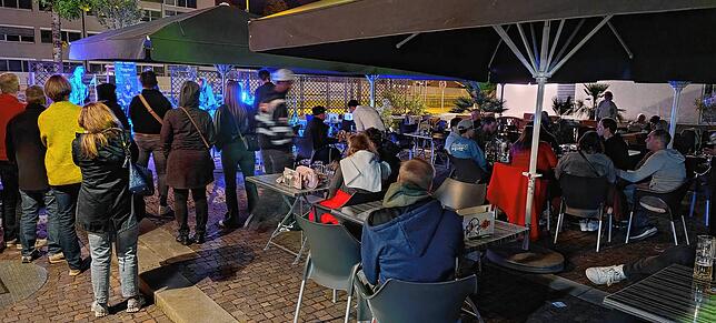 Bild 11: 7 Bands, 7 Kneipen: So ausgelassen feierte Waldshut bei der 12. Musiknacht