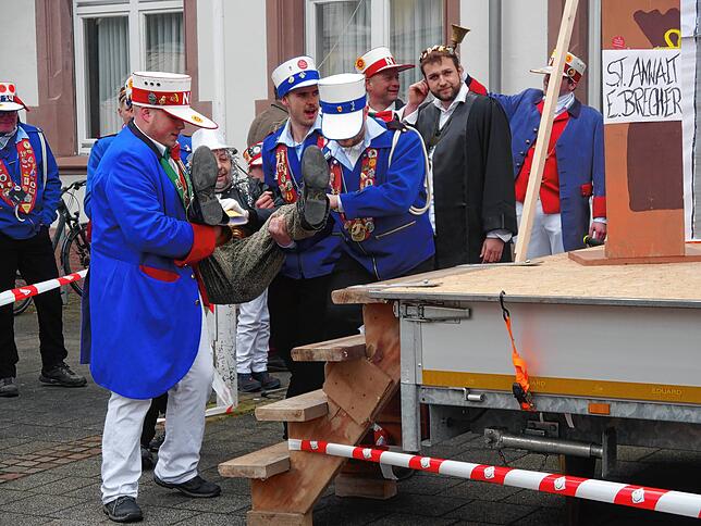 Bild 2: So bunt feiern die Narren in Gottmadingen