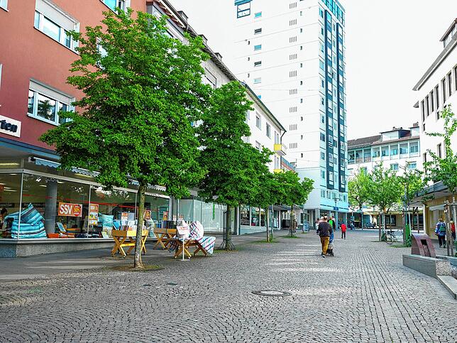 Bild 8: So lebt es sich in Friedrichshafen: Streifzug durch die Zeppelinstadt