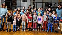 Die eigene Ausbildung von Nachwuchs ist seit Jahrzehnten fester Teil der Vereinsarbeit, der Kinderchor wird auch immer wieder in die ...