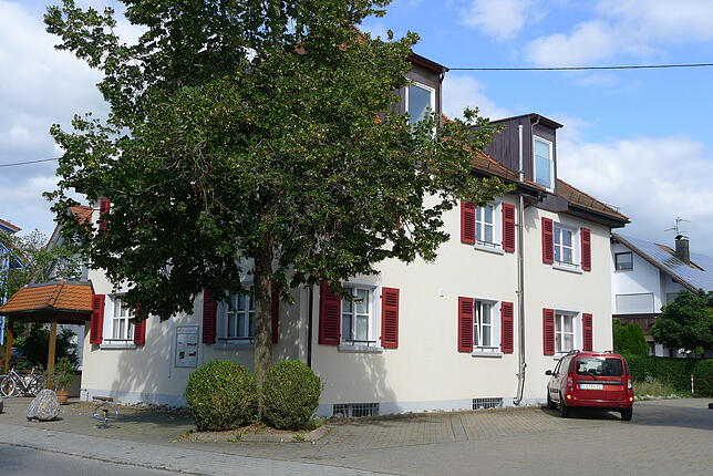 Das Gebäude hat die Camphill-Dorfgemeinschaft Lehenhof erworben und bietet in den Räumen seit 2016 ambulant betreutes Wohnen an.