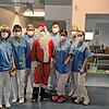 Der Nikolaus zu Besuch im Klinikum Hochrhein auf der Radiologie: Für die Mitarbeiter gab es kleine Geschenktütchen.