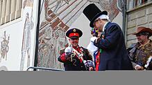 Bild : Rathaussturm in Überlingen: Narren stürzen Oberbürgermeister – Die schönsten Bilder!