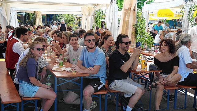 Das Strandbad kann warten: Das Woizafeschd des Musikvereins Kluftern ist ein Fest für die ganze Familie und für alle Generationen.