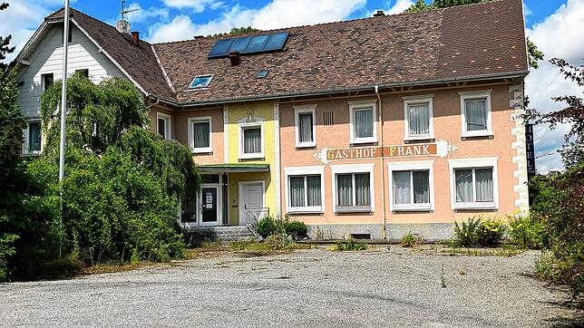 Das legendäre Hotel und Gasthof Frank in seinem heutigen Zustand. Der Käufer ist die Stadt Hüfingen.