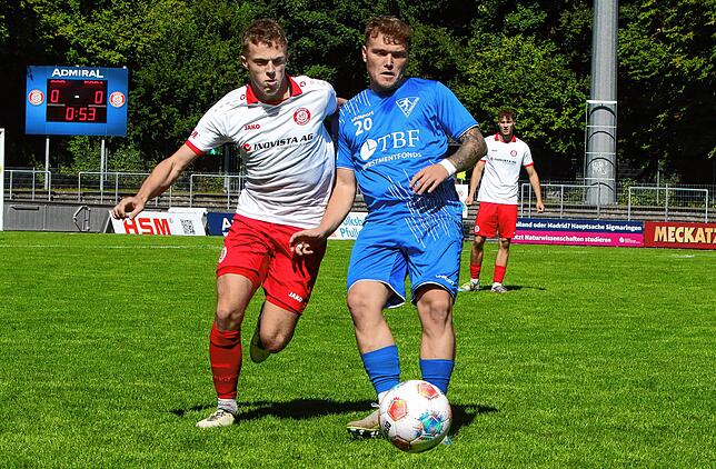 Bild 12: Rasantes 2:2 zwischen SC Pfullendorf und 1. FC Rielasingen-Arlen. Wir waren mit der Kamera dabei!