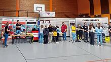 Firmen und Betriebe aus der Region präsentierten auf der Suche nach Auszubildenden ihr Angebot. Bild: Schulzentrum Stetten a. k. M.