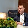 Überlingen Oberbürgermeister Jan Zeitler im Gespräch in seinem Büro im Rathaus.