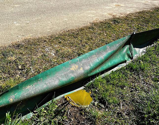 Wer hier am Krötenschutzzaun im Eimer landet und zu den Amphibien gehört, hat Glück: Er wird in Kürze von hilfreichen Menschen über die ...