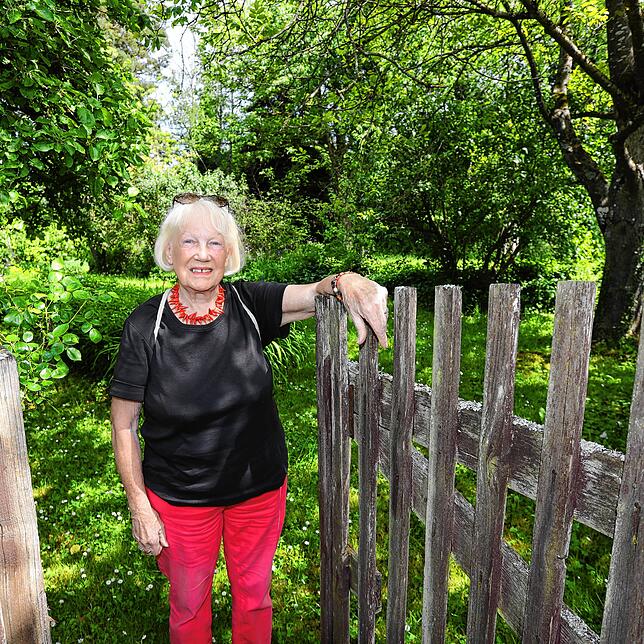 Durch dieses Tor geht‘s vom landwirtschaftlichen Weg zum Garten von Annegret Röhricht. Wenn der Weg rückgebaut wird, kann die ...