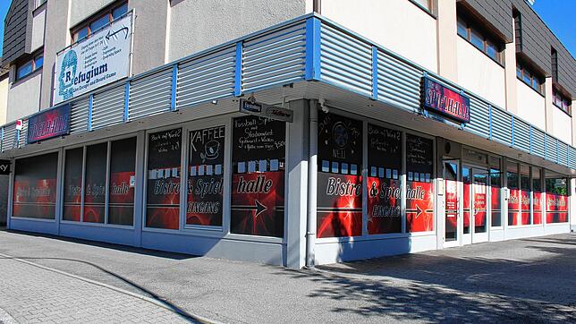 Derzeit sind die Spielhallen an der Immendinger Schwarzwaldstraße ohnehin geschlossen, da immer noch Corona-Restriktionen gelten. Ob ihr ...