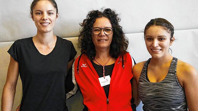 Im Einsatz: Trainerin und Mutter Claudia Lais war mit ihren Töchtern Anne (rechts) und Alisa beim German Masters in Pfedelbach am Start. ...