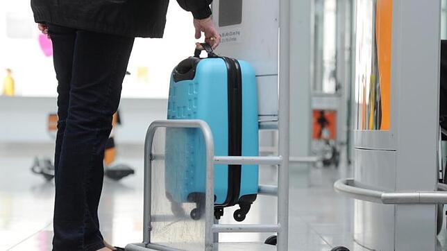Airlines haben unterschiedliche Beschränkungen für die Größe des Handgepäcks.